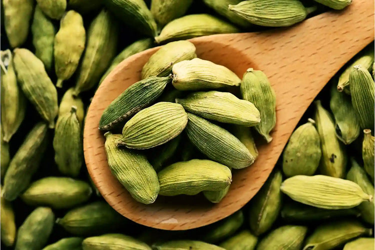 Unveiling the Factors Affecting Cardamom Price in Today’s Market article image from Organic Pure Leven