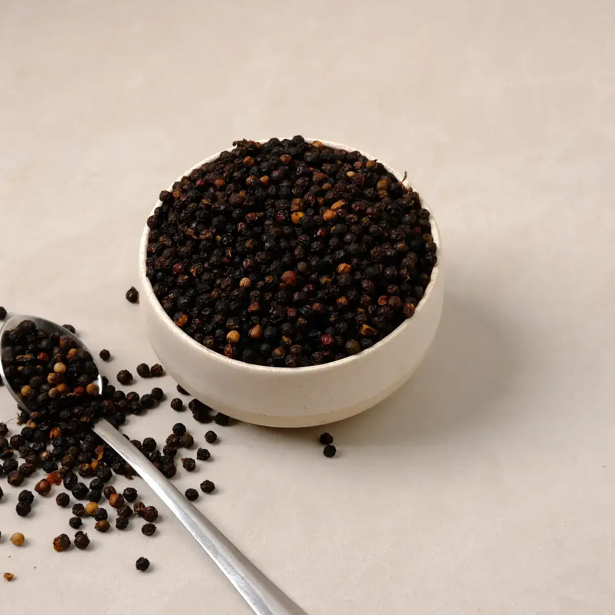 PureLeven Kerala black pepper whole peppercorns with product pouch